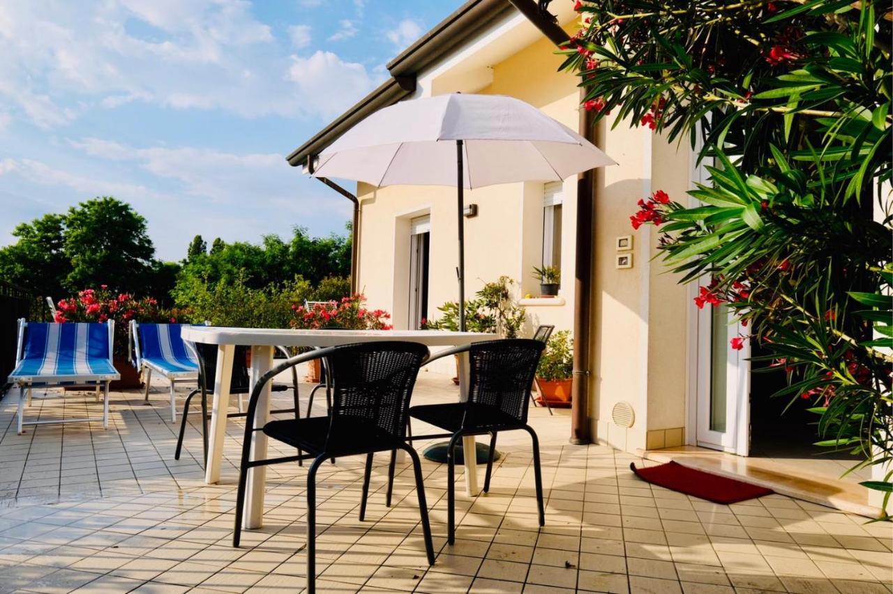 Appartamento In Villa Daniela Con Piscina Privata Carraro Immobiliare Jesolo - Family Apartments Екстериор снимка